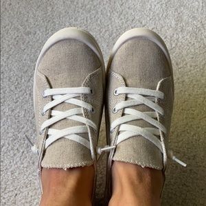 NWOT Madden NYC Sneaker